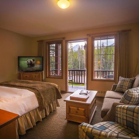 Paradise Lodge And Bungalows Lake Louise Exterior photo