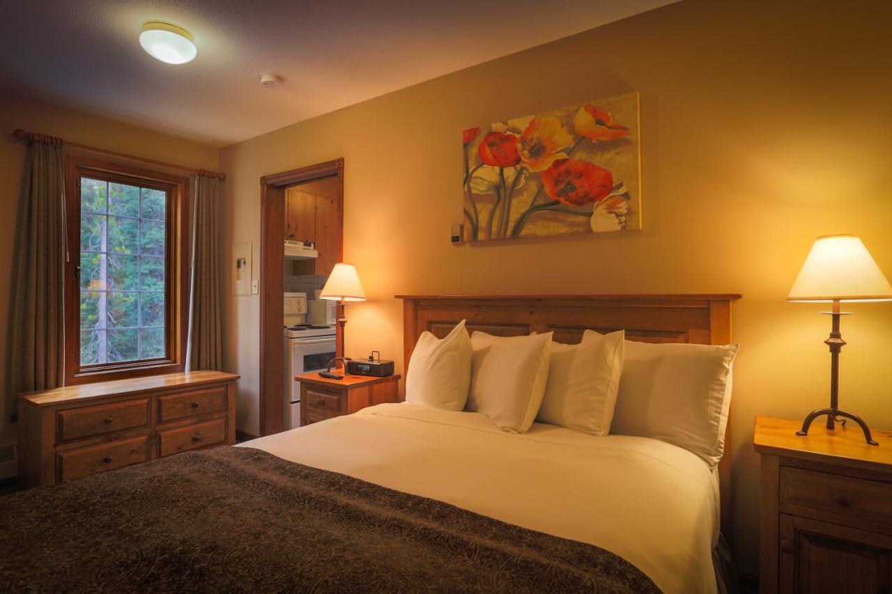 Paradise Lodge And Bungalows Lake Louise Exterior photo